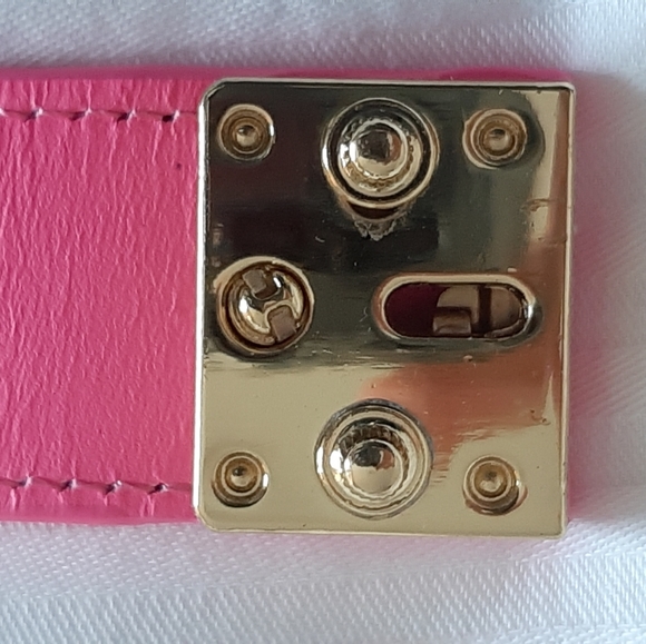 KENZIE LOCK BRACELET NEON PINK CC SKYE NWT - Picture 3 of 9